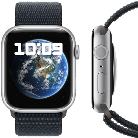 صورة أمامية وجانبية لساعة Apple Watch الجديدة المحايدة كربونياً.