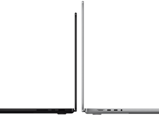 اثنان من أجهزة MacBook Pro مقاس 14 إنش و16 نش معروضان ظهراً لظهر لتوضيح الفرق في الحجم وإبراز نحافة التصميم