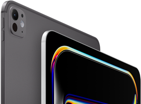 جهاز iPad Pro، الجزء الخلفي الخارجي، لون أسود فلكي،  زرّا ضبط مستوى الصوت ونظام كاميرات Pro، جهاز iPad Pro، الجزء الأمامي الخارجي، لون فضي، زوايا مدورة، إطار شاشة أسود، شاشة تعرض خلفية باللون الأسود مع رسم لخطوط تجريدية متعددة الألوان